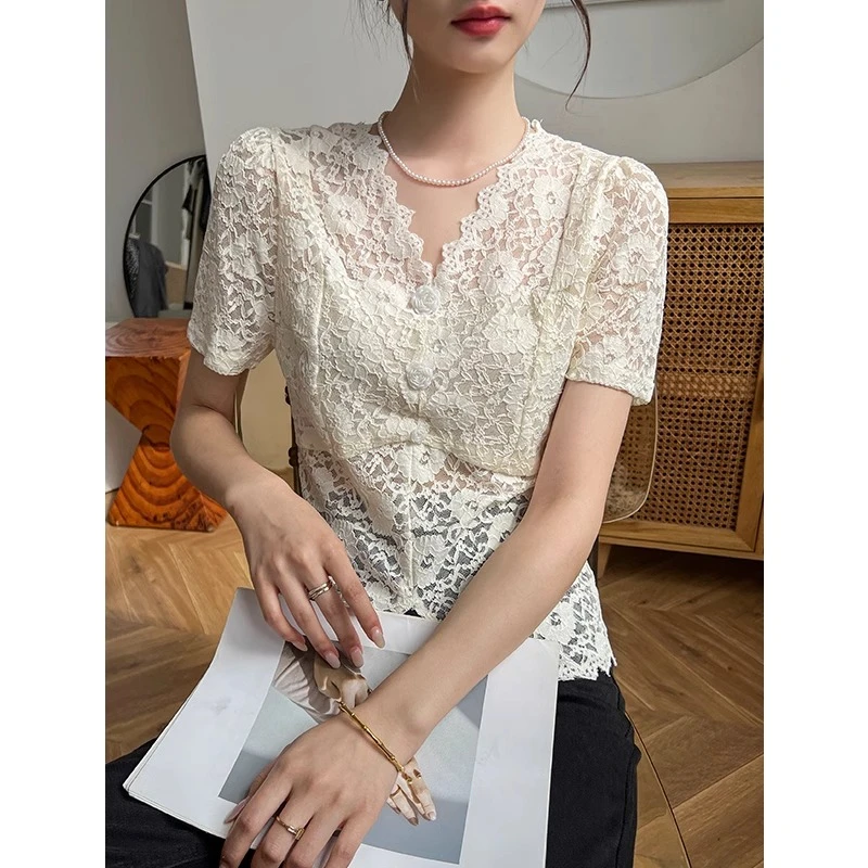 蕾丝打底衫2024新款夏季v领开叉内搭短袖T恤漂亮别致设计感上衣