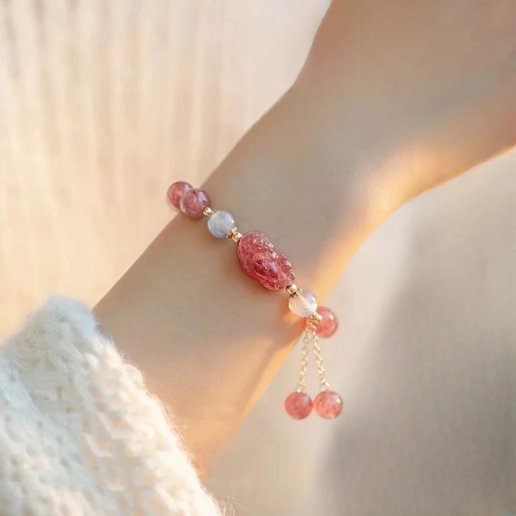 【貔貅手链】草莓晶桃花灰月光轻奢小众气质女人水晶手链百搭礼物