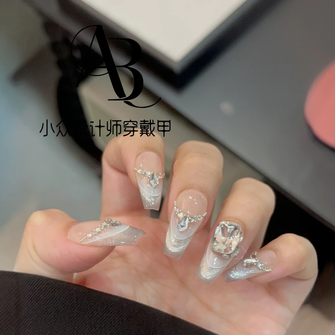【欧若拉】新款法式灰色猫眼带钻爆闪高级显白 纯手工穿戴甲