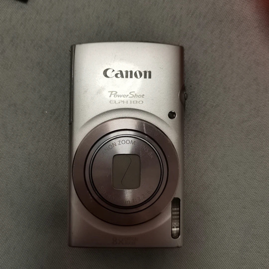 佳能IXUS185（ELPH180）ccd，2000万像素，8倍光学变焦