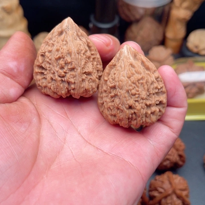 文玩核桃把件塔尖狮子头36×36×40