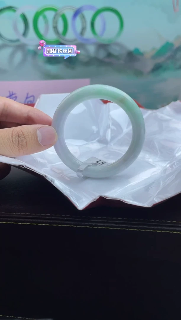【闪购商品】翡翠手镯未镶嵌24翡翠手镯(微瑕)