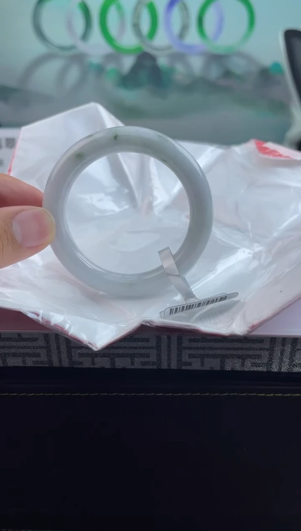 【闪购商品】翡翠手镯未镶嵌2翡翠手镯（微瑕）