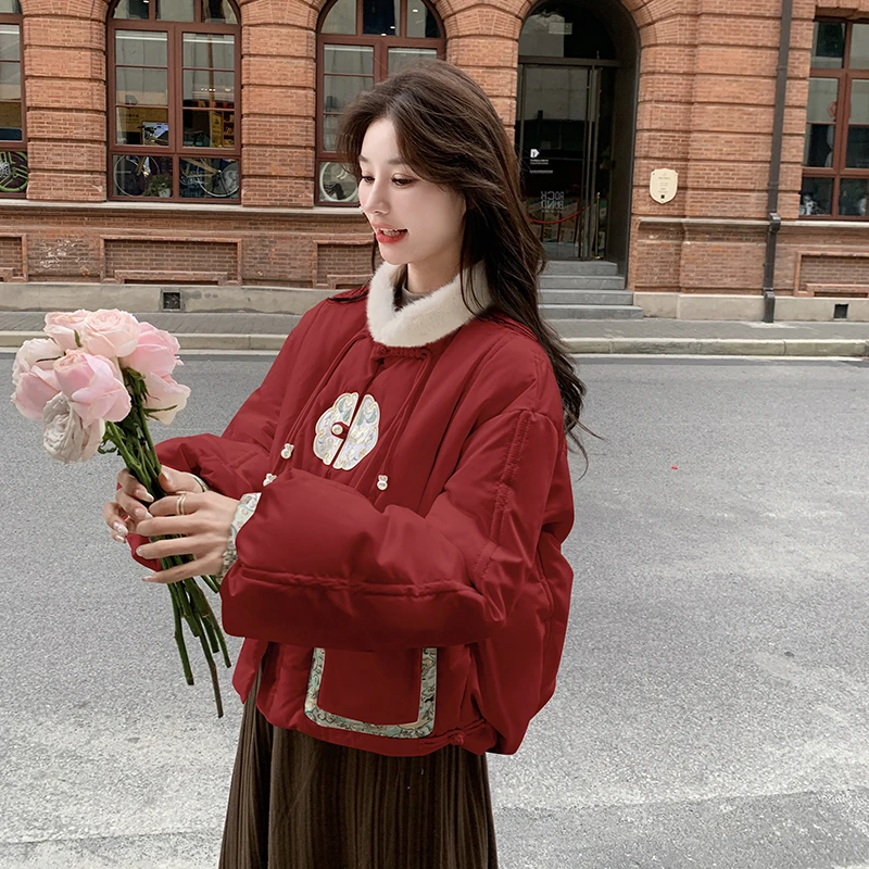 新中式国风红色羽绒服短款刺绣高端白鸭绒结婚唐装外套女红袄冬季