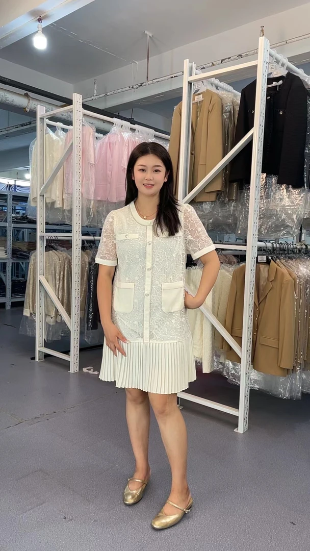 ZZH显瘦蕾丝绣花小香风轻奢百褶宽松连衣裙