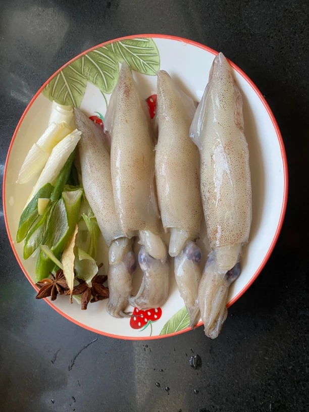 冷冻鱿鱼墨斗鱼新鲜海兔子带籽灯管食用佳品