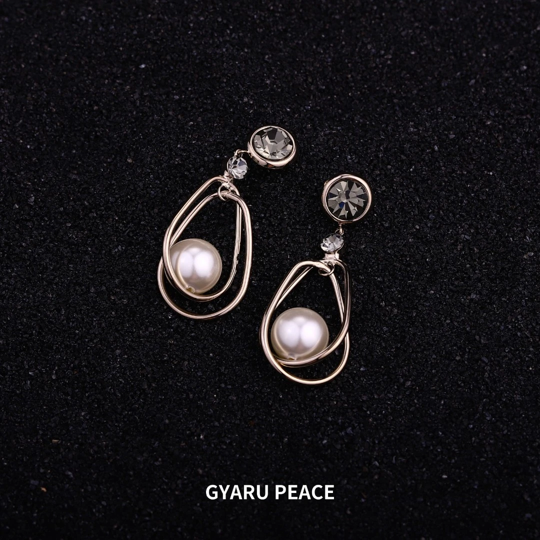 GYARU PEACE 铜合金合成锆石耳饰 小众幻动珠饰耳饰时尚简约优雅