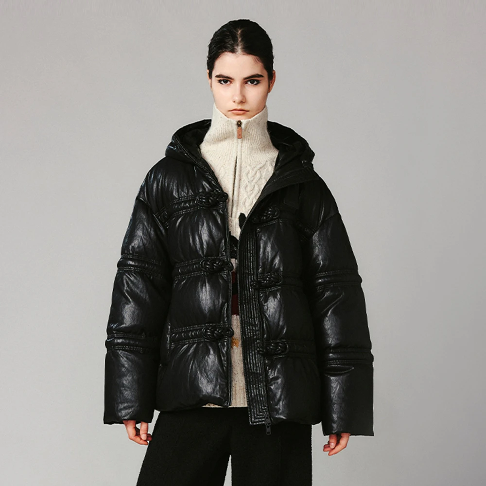 UOOYAA/乌丫立体穿绳盘扣PU蛋白皮羽绒服UY24452Y119178