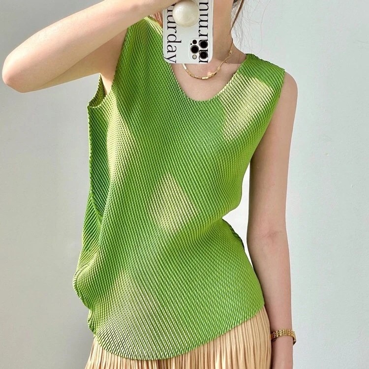 三宅褶皱2024新款不撞衫龙鳞肌理感背心上衣高端褶皱限定系列