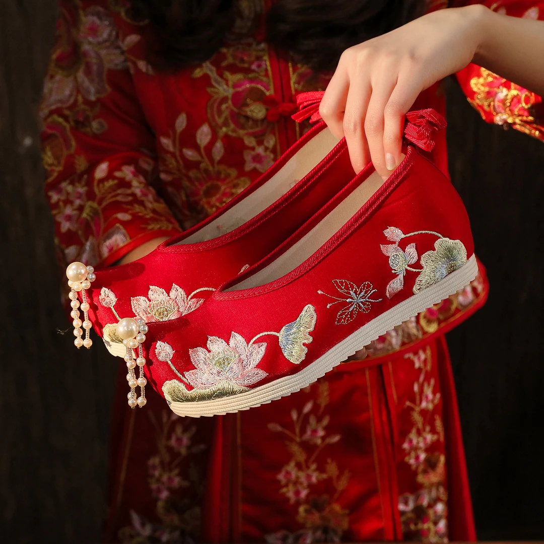 云芙鹿【波澜】2025春夏新款汉服鞋古风绣花鞋秀禾新娘鞋婚鞋爆款