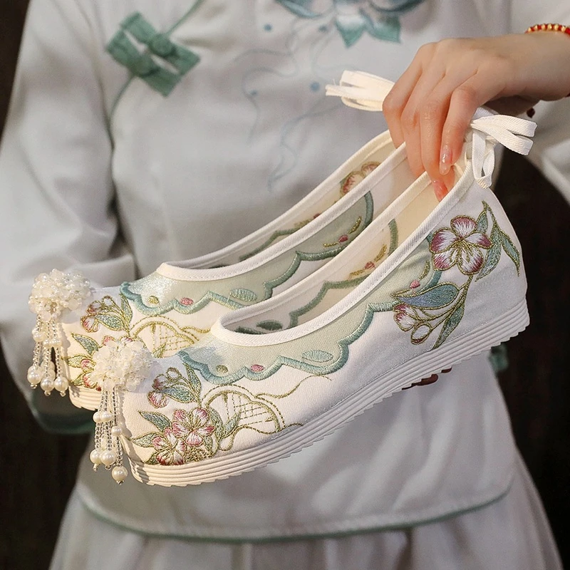 云芙鹿原创复古汉服绣花鞋古风仙女中国风布鞋百搭古装汉服鞋爆款