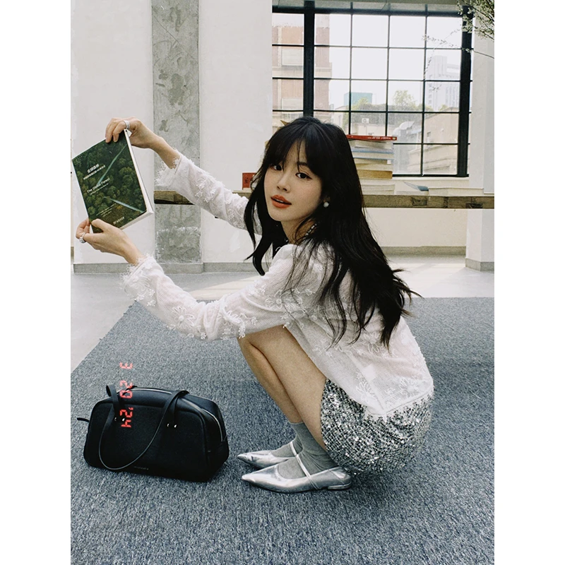 【俏佳人】RARE ME 2024新款轻奢高级感独特好看镂空蕾丝边上衣
