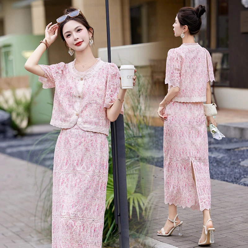 时尚套装2025新款夏季女装木耳边领拼接泡泡蕾丝镂空两件套装