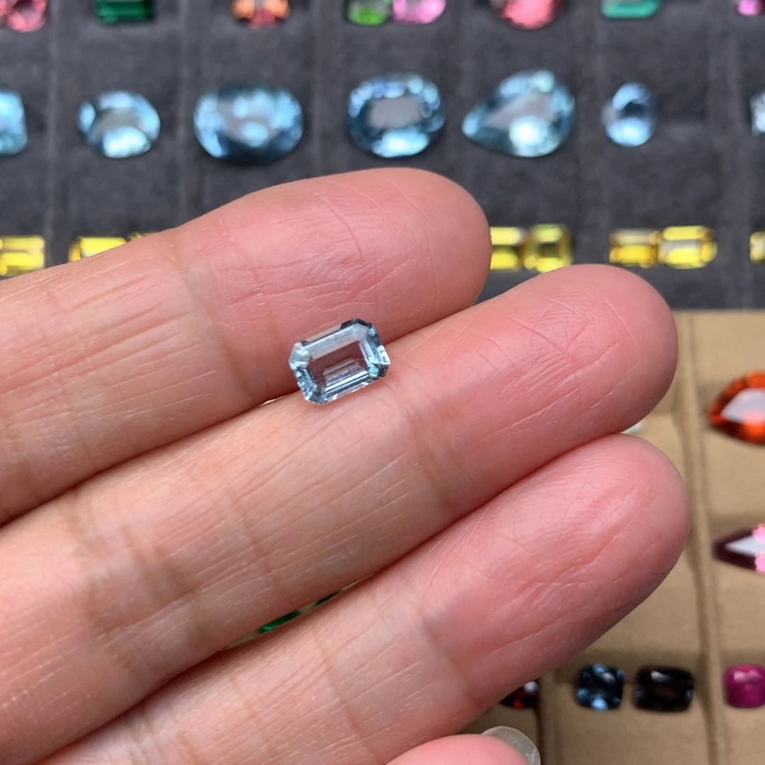 海蓝宝石裸石未镶嵌