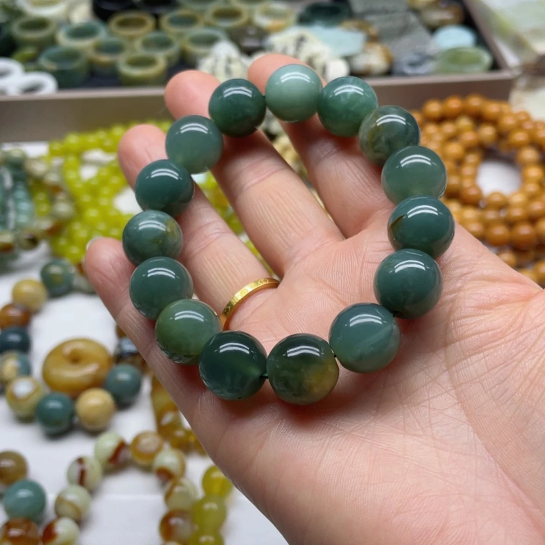 【闪购商品】蛇纹石玉手串未镶嵌与****?