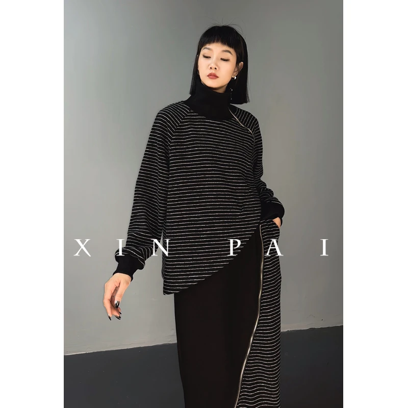 鑫鑫原创2024秋冬装不规则拼接条纹拉链设计时尚长袖高领T恤62400
