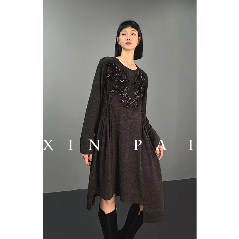 鑫鑫原创2024秋季新款连衣裙加围巾简约不规则中长百搭连衣裙2479