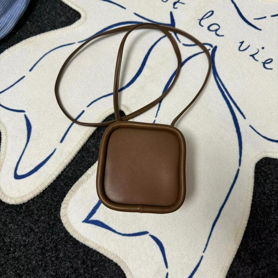 一张同学小众单肩斜跨包A1110棕色