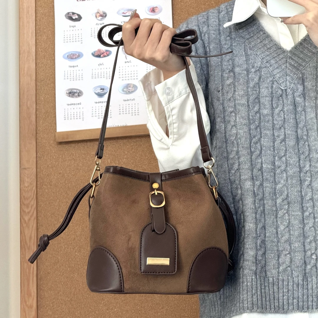 一张同学时尚百搭复古绒面百搭通勤单肩斜挎包C2262咖