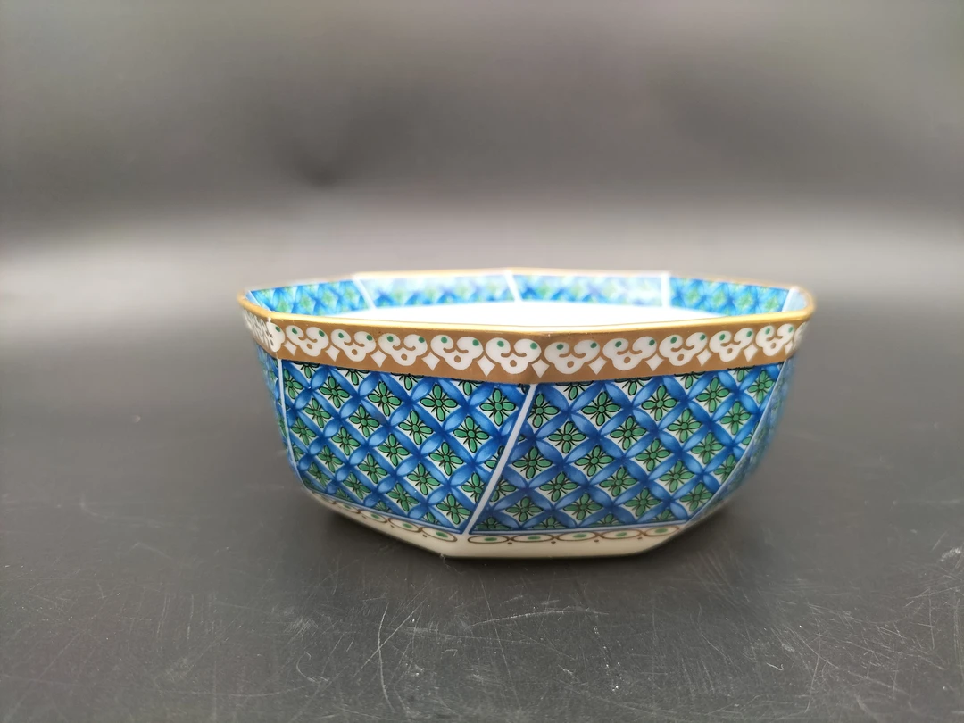 蓝色陶瓷八角小钵01/93