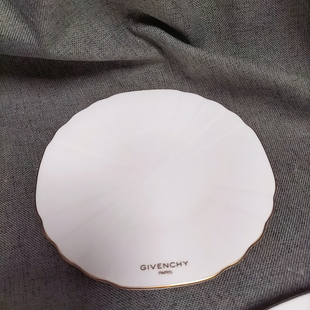 白瓷盘子01/10标为单价个别稍有点牛毛痕 见图五