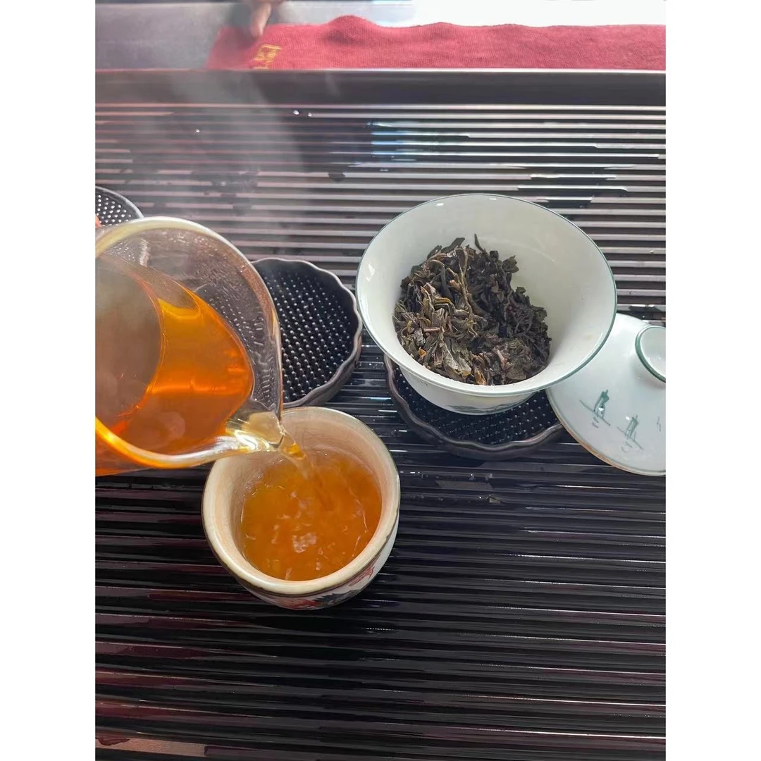 2004年同庆号易武生茶357克（裸饼）