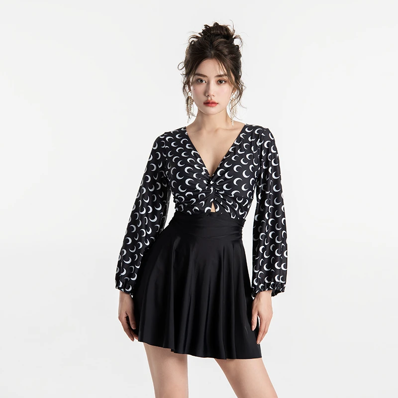 新款显瘦遮肚微胖大码度假游泳温泉女士连体时尚泳衣气质