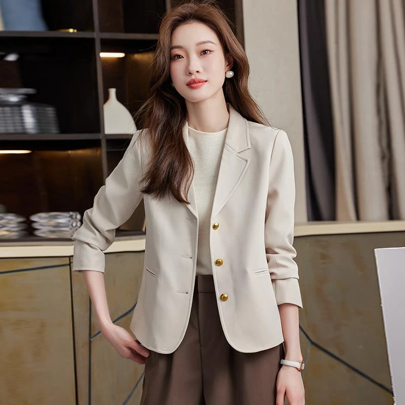 小西装外套女短款秋装2026年新款高级感设计感小众小个子休闲西服