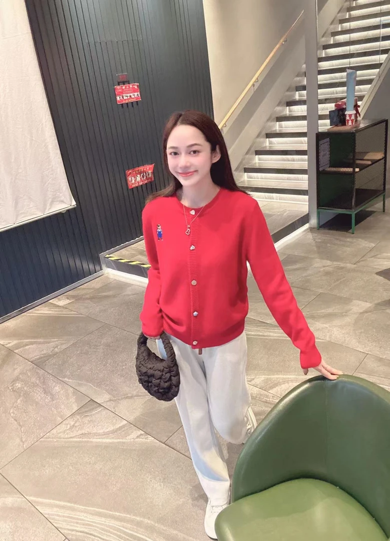 YTTRIUM LIN【背带小熊】针织衫时尚气质（不能机洗）24370