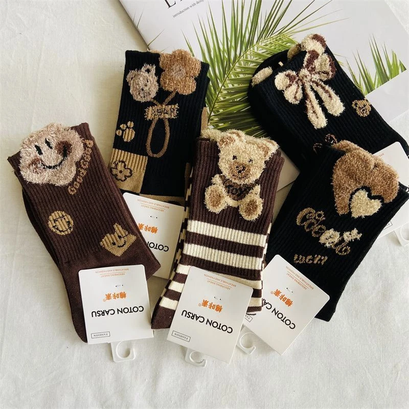 秋冬袜子女2024中筒袜ins潮黑色新款毛绒小熊袜百搭韩版长筒袜