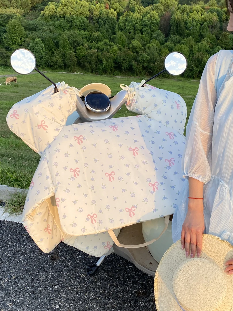 麦几酱酱蓝花蝴蝶结冬季电动车挡风被保暖加厚内里加绒防风被原创