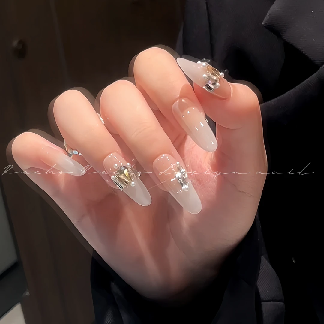 【伊丽莎白】Rola nora 纯手工 手工定制穿戴甲 免烤nail 纯色渐变