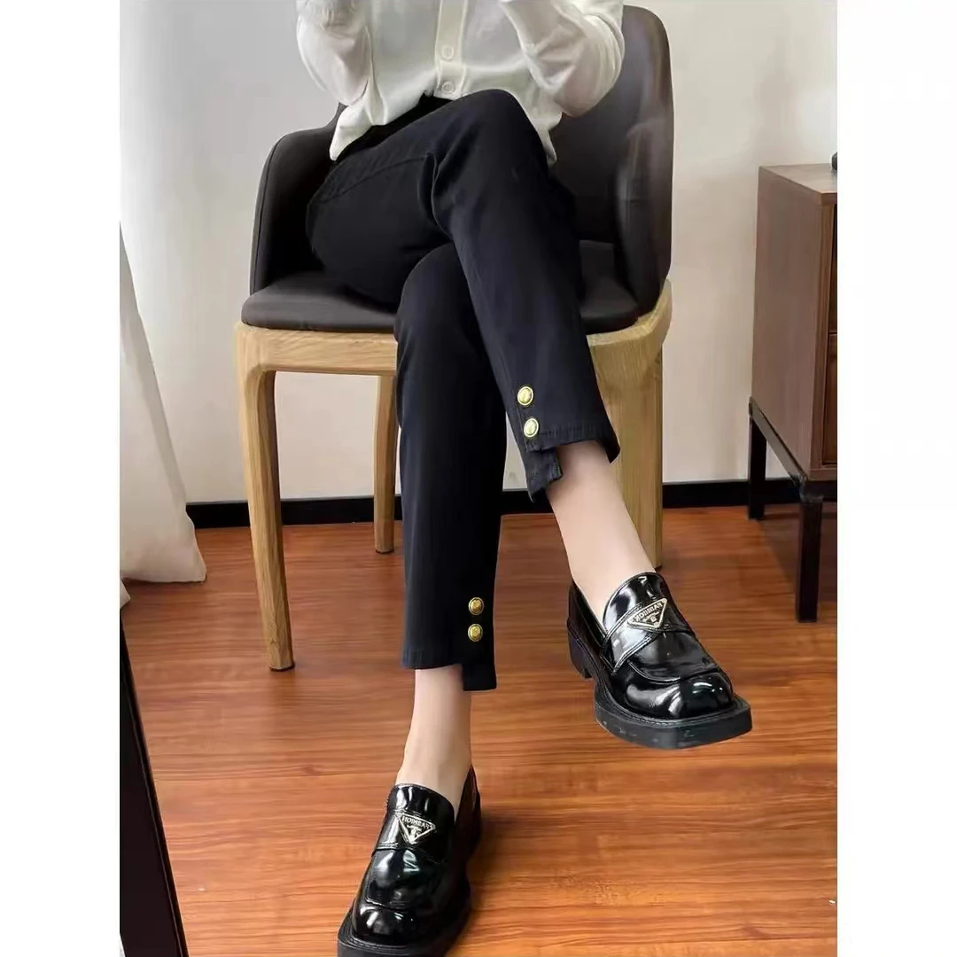 修身两粒扣烟管小黑裤