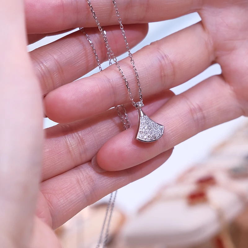 18K金小满钻项链素款气质轻奢百搭小众灵动