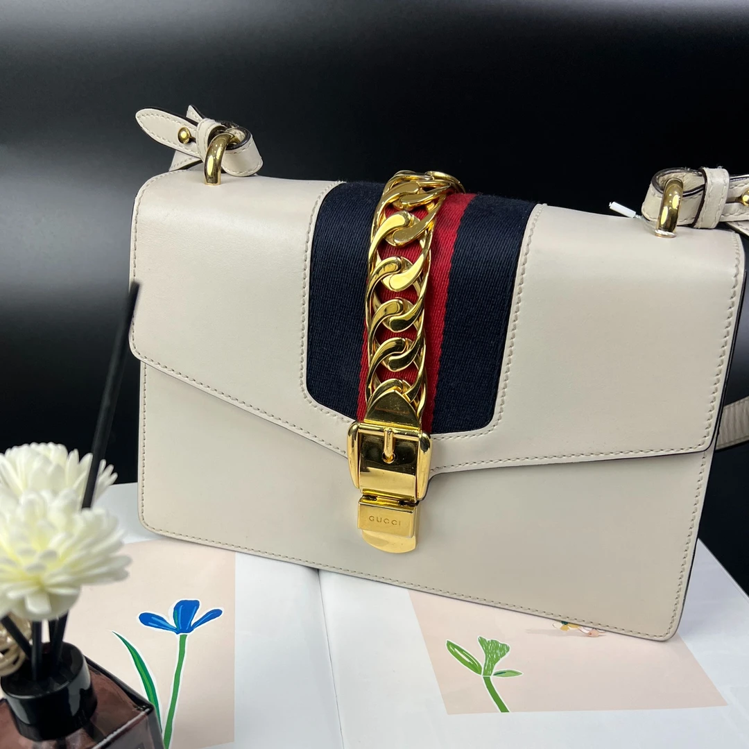 95新 GUCCI/古驰 塞尔维亚中号白色女士单肩奢侈肩包时尚百搭包包