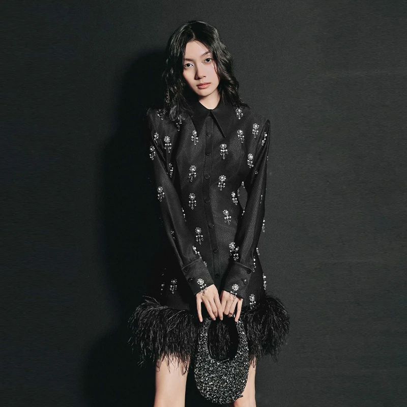MAGGIE MA马婧设计师珍珠烫钻拼接羽毛下摆时髦穿搭连衣裙559D