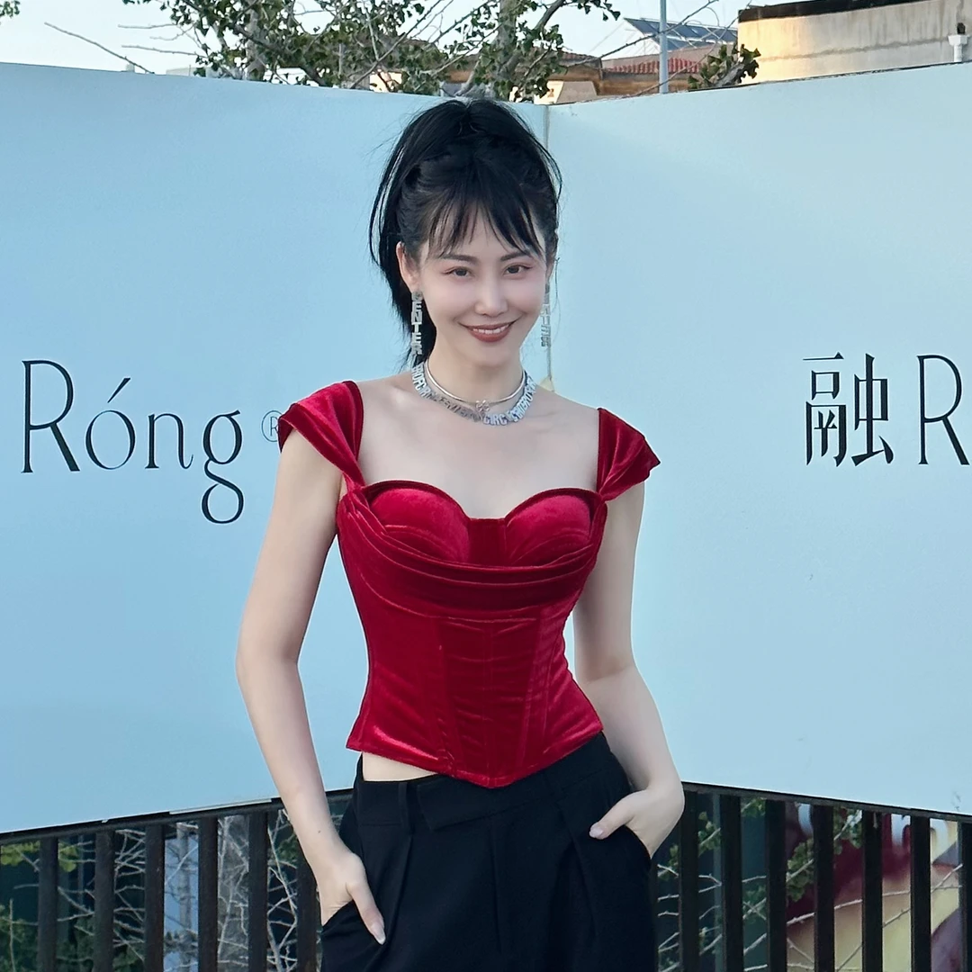 SUNGDOGIN酒红色丝绒礼服抹胸上衣