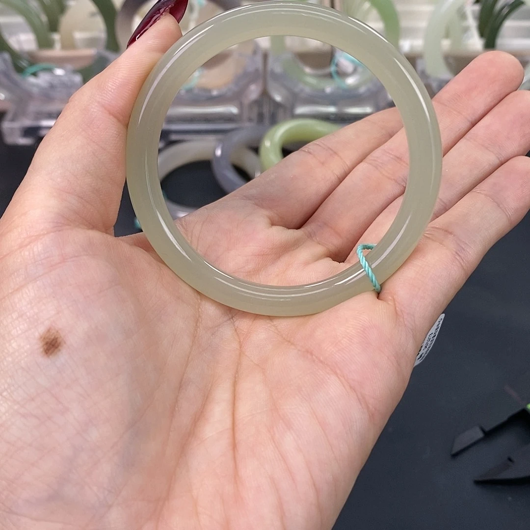 和田玉手镯未镶嵌55