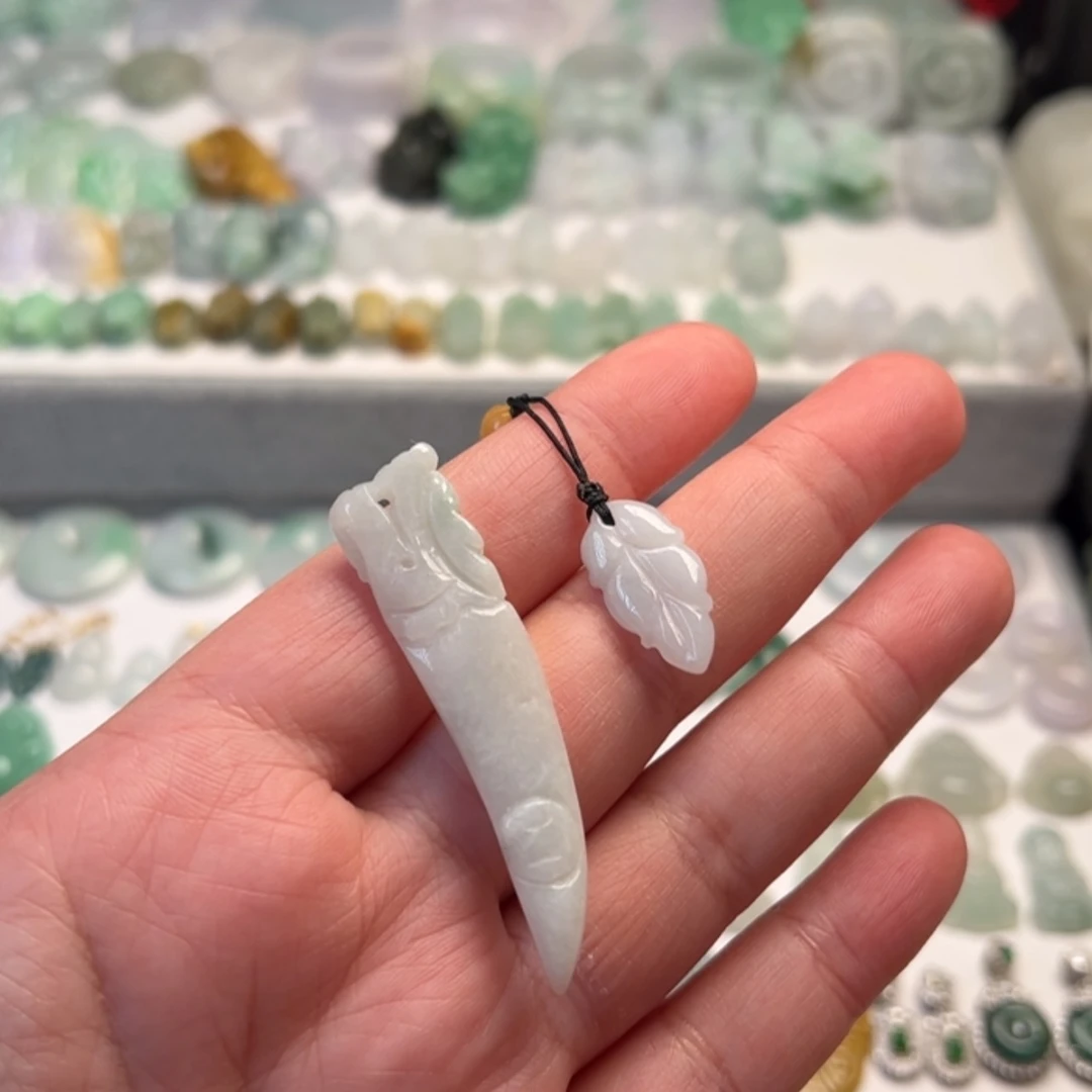 【闪购商品】翡翠颈饰未镶嵌