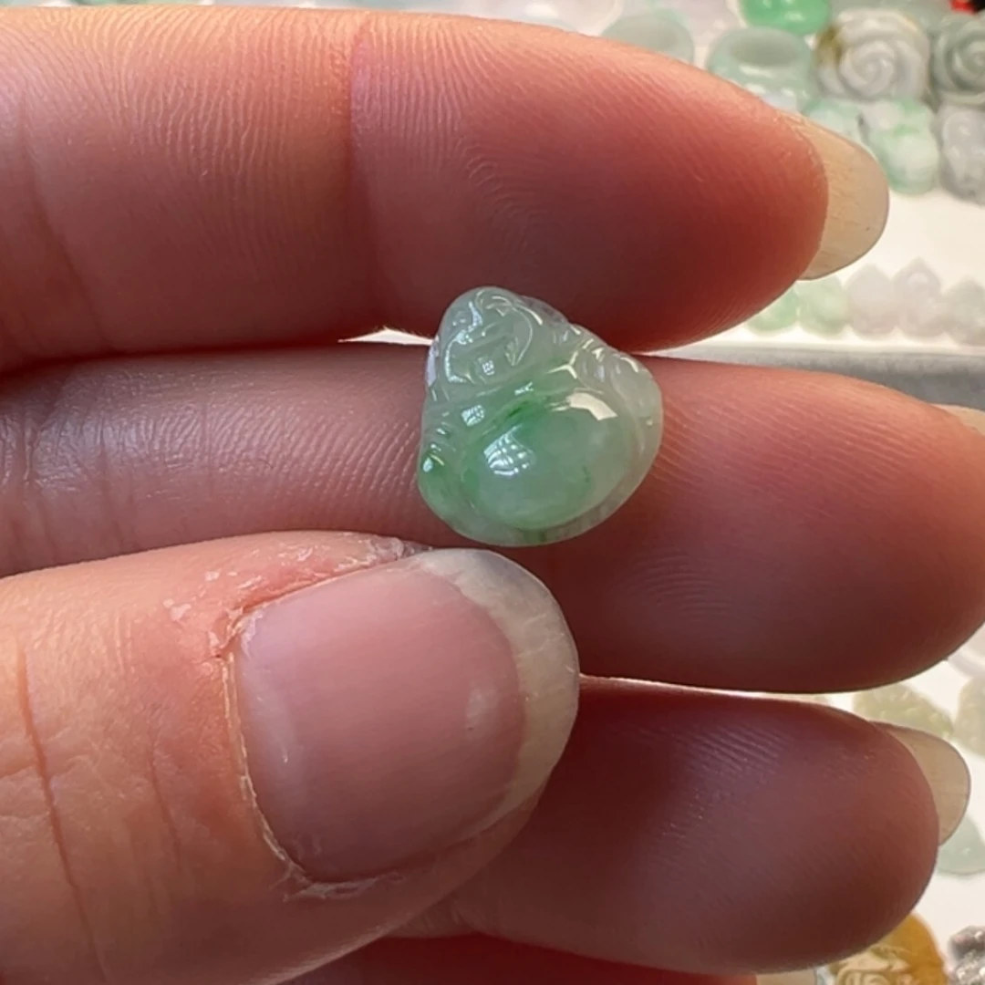 【闪购商品】翡翠颈饰未镶嵌。*