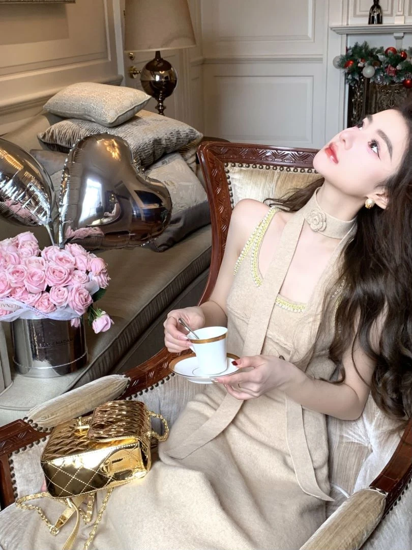 YEXIAOTING叶小婷  纯欲收腰修身显瘦气质法式内搭针织连衣裙