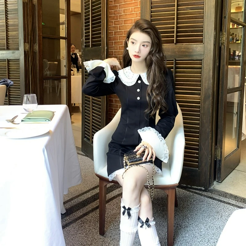 （折扣）YEXIAOTING 海棠未雨 重工水钻连衣裙法式娃娃领小黑裙女