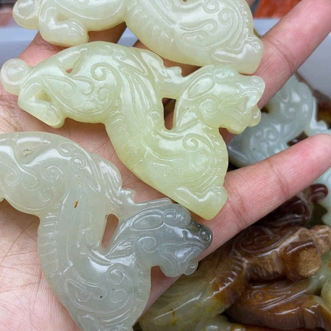 【闪购商品】岫岩老玉（透闪石质玉）颈饰未镶嵌5***933