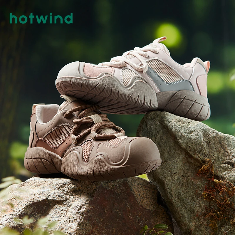 热风2024年春季新款女士时尚休闲鞋H42W4107