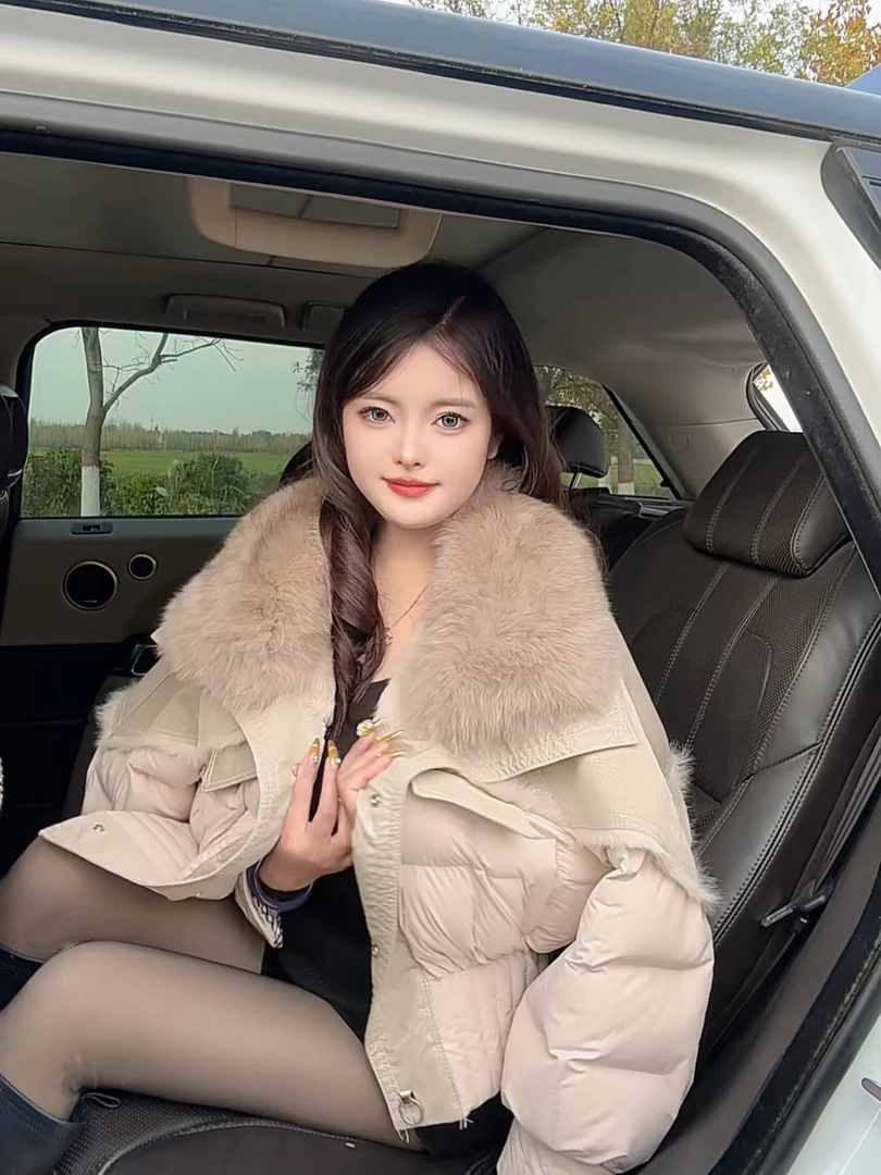 2024狐狸毛真毛领兔毛一体白鸭绒女款外套羽绒服冬季新款时尚短款