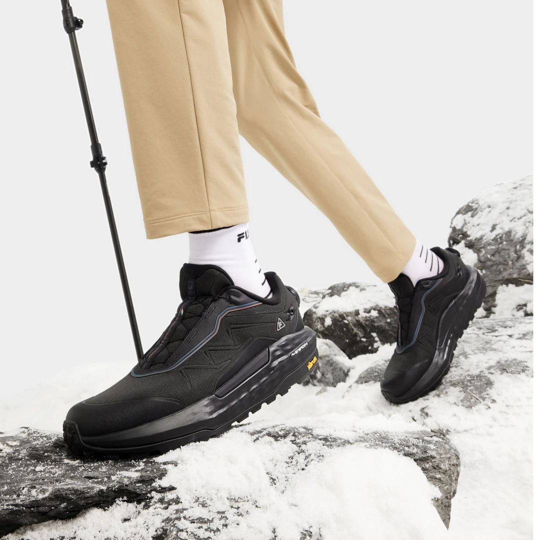 Fila/斐乐情侣【加厚探险家2+】春季新款保暖跑步运动鞋A12M441211F