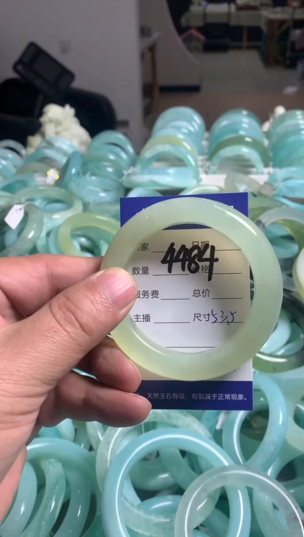 【闪购商品】蛇纹石玉手镯未镶嵌4484