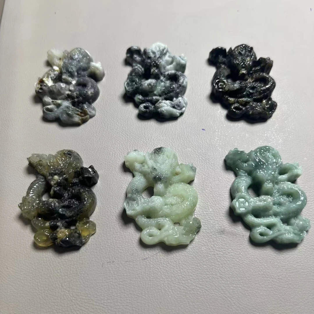 天然岫玉时尚百搭一刀切龙牌吊坠 多样性发货其中之一