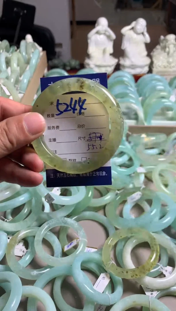 【闪购商品】蛇纹石玉手镯未镶嵌5244