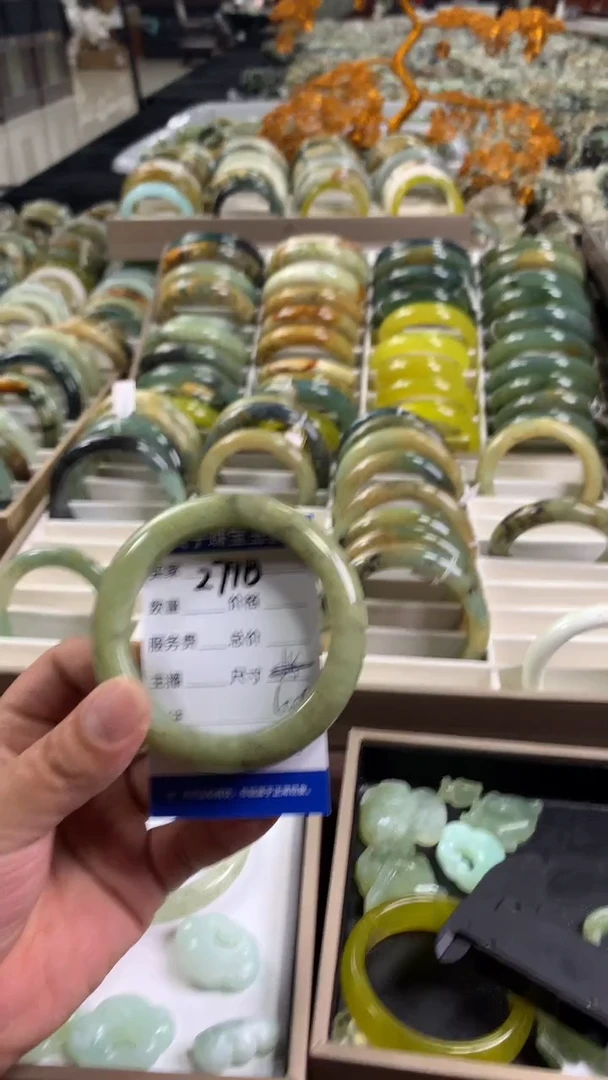 【闪购商品】蛇纹石玉手镯未镶嵌2710